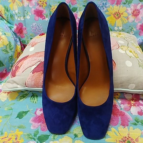 HALSTON BLUE SUEDE PUMPS - Picture 4 of 7